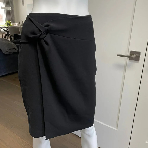 RW&CO. Stretch Lining Classic Polyester Skirt w Faux Knot Detail Black Sz 8 - Picture 2 of 9